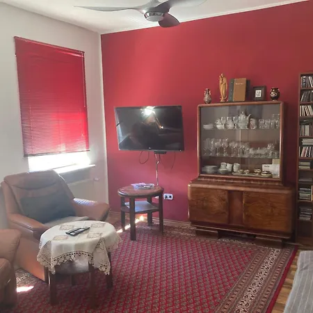 Deli 106 Apartment