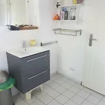 Deli 106 *